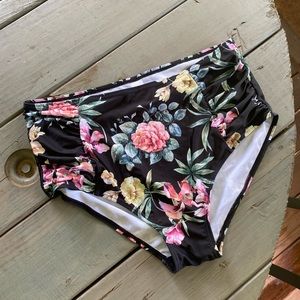 NWOT High Rise Floral Bikini Bottoms 🌸